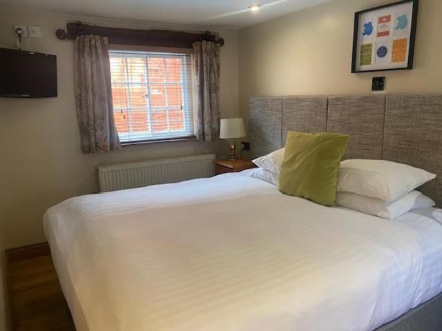 Sebastians Hotel Oswestry Buitenkant foto