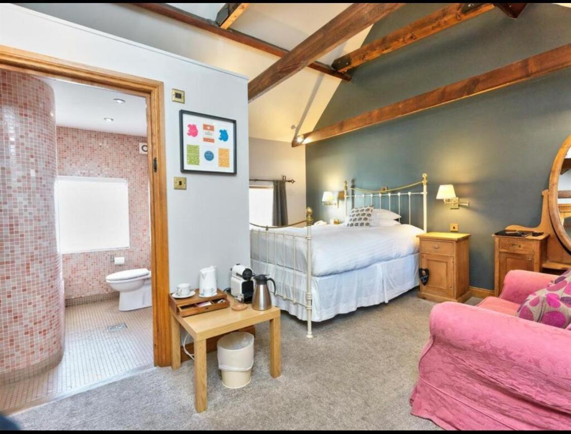 Sebastians Hotel Oswestry Buitenkant foto
